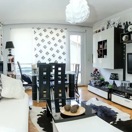 Cheerful Two Bedroom In Varna's Lively Levski District