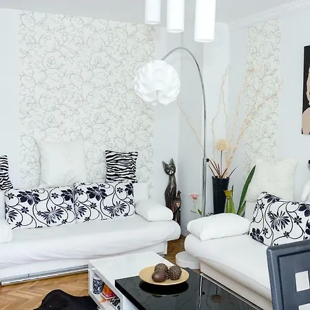 Cheerful Two Bedroom In Varna's Lively Levski District Apartment Varna